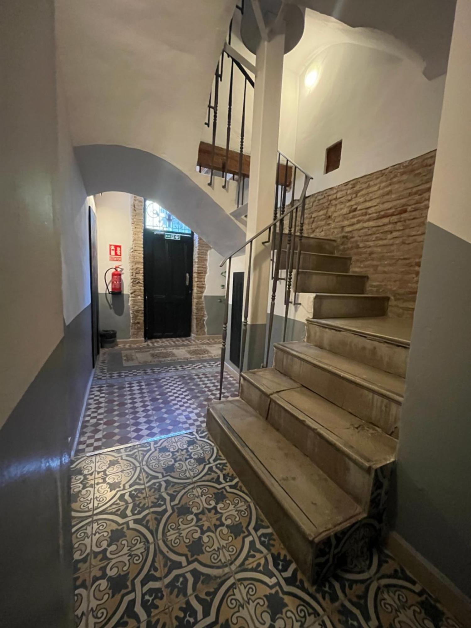 Kiwi Rooms Auto Check-In Valencia Luaran gambar