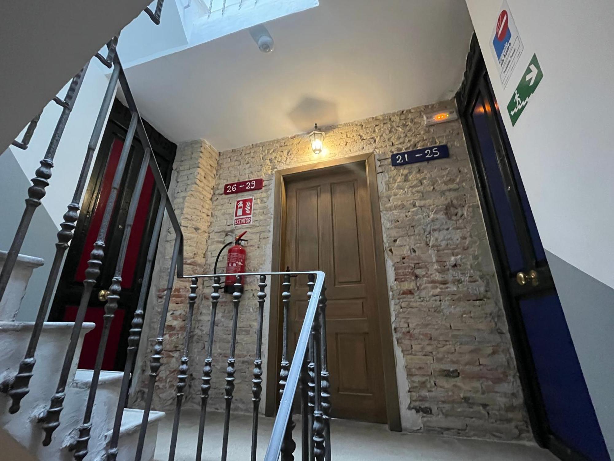 Kiwi Rooms Auto Check-In Valencia Luaran gambar